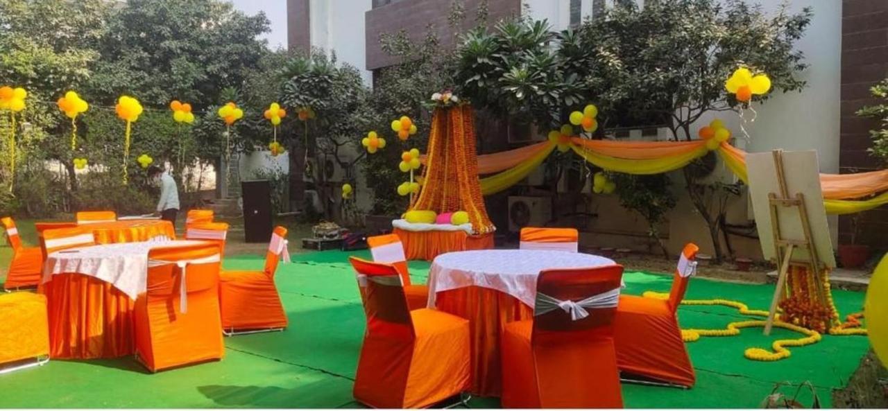 Dreamz Hospitality Gurgaon Hotel Exterior photo